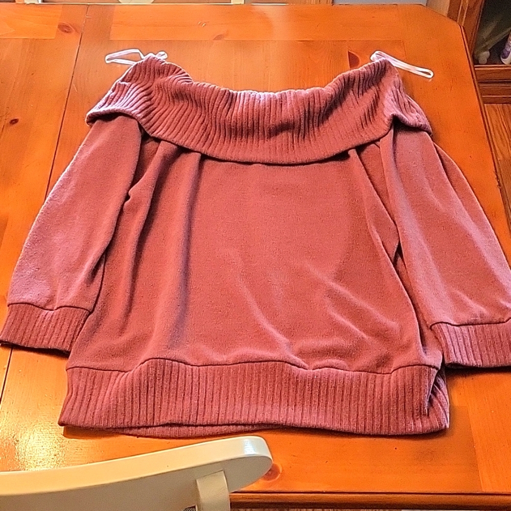 Brand New Forever 21 Off shoulder Sweatet